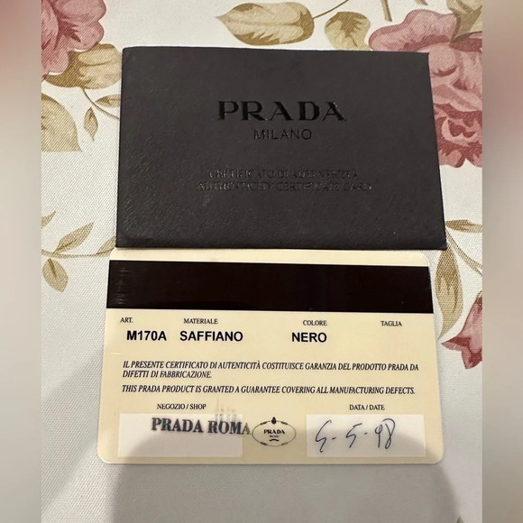 Authentic PRADA Milano Black Saffiano Leather Compact Wallet - Picture 6 of 9